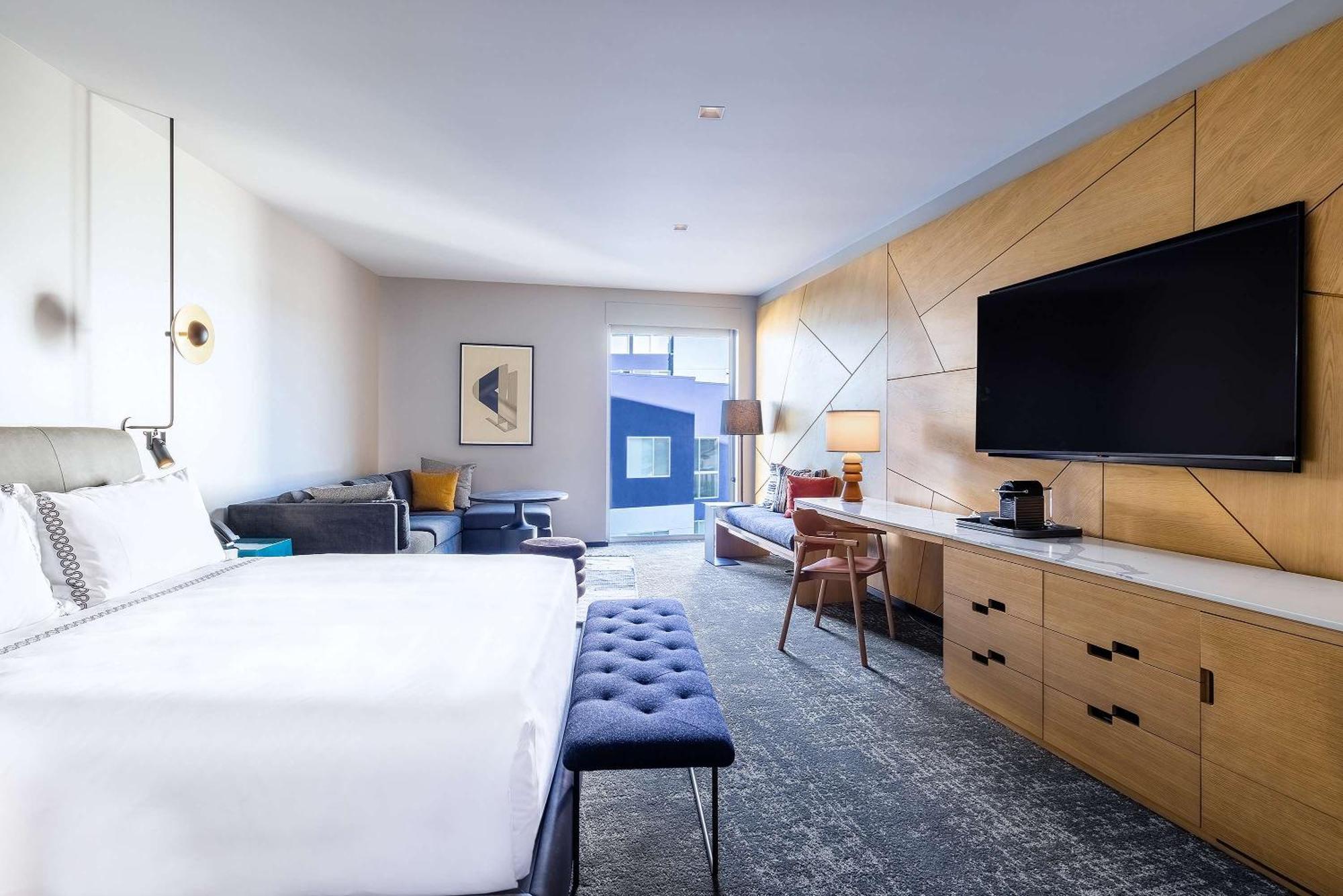 Hotel The Shay, A Destination By Hyatt 4*