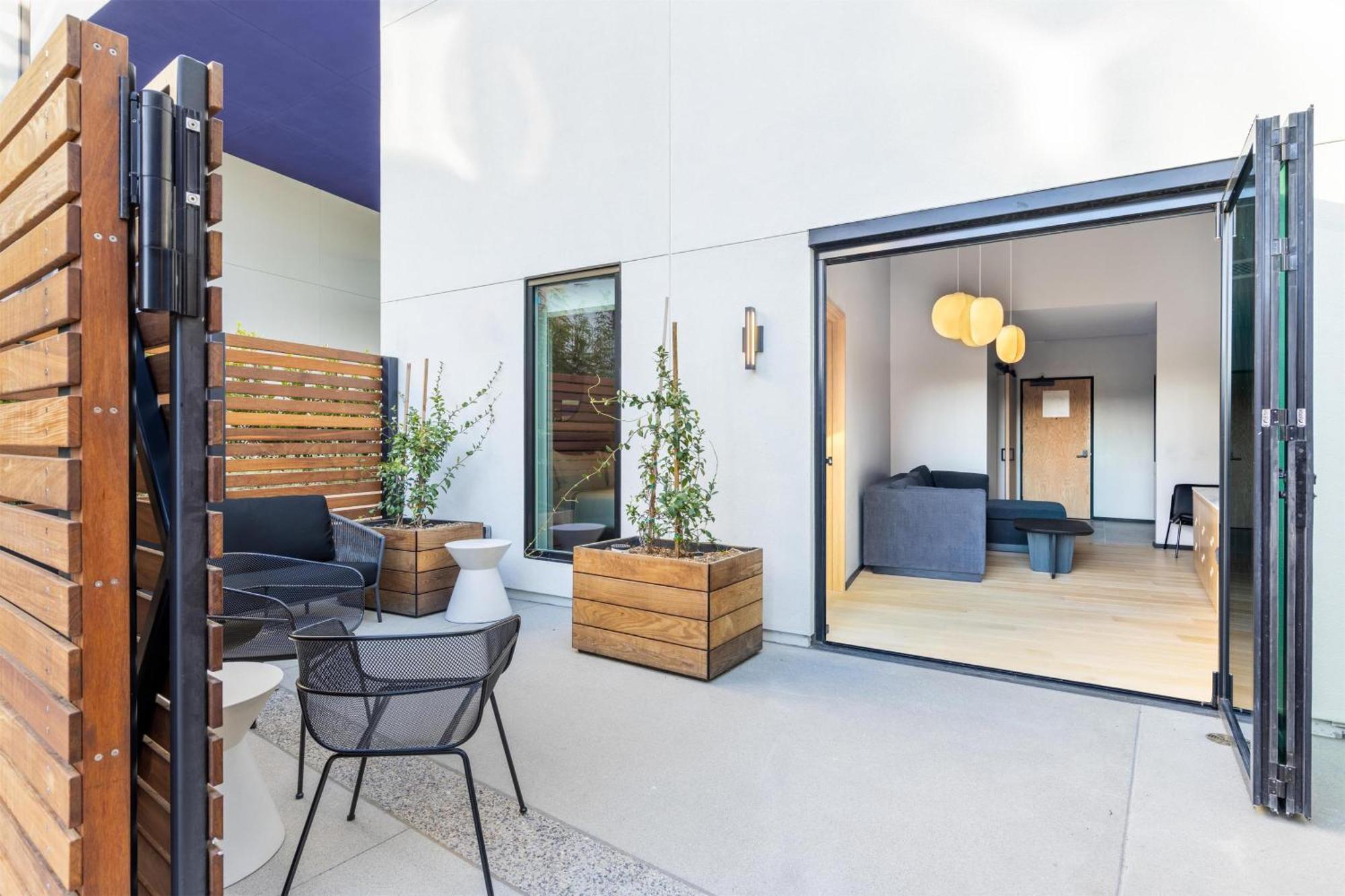 Hotel The Shay, A Destination By Hyatt 4*