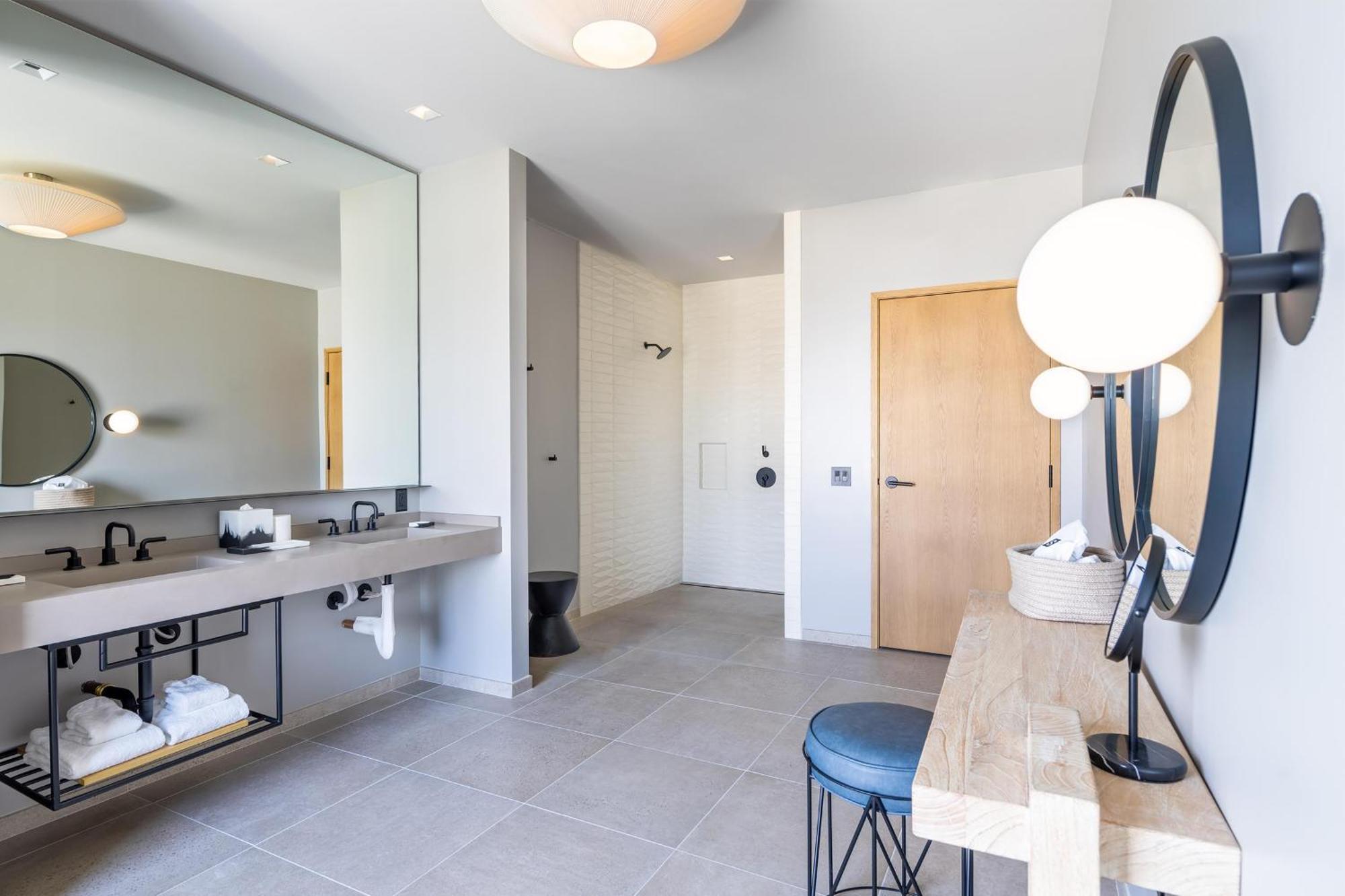 The Shay, A Destination By Hyatt Hotel 4*