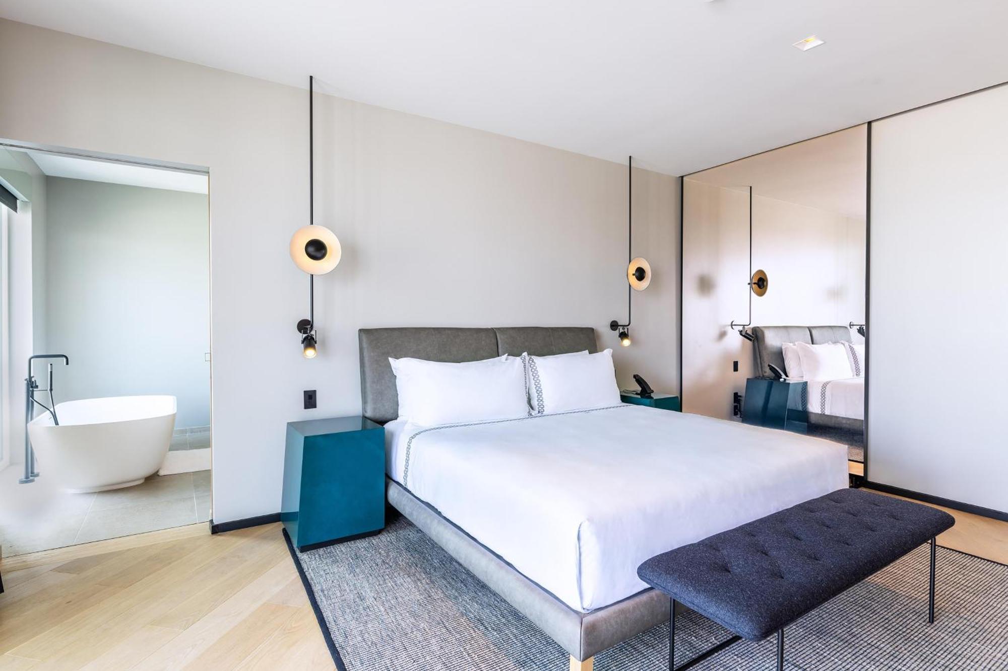 The Shay, A Destination By Hyatt Hotel 4*